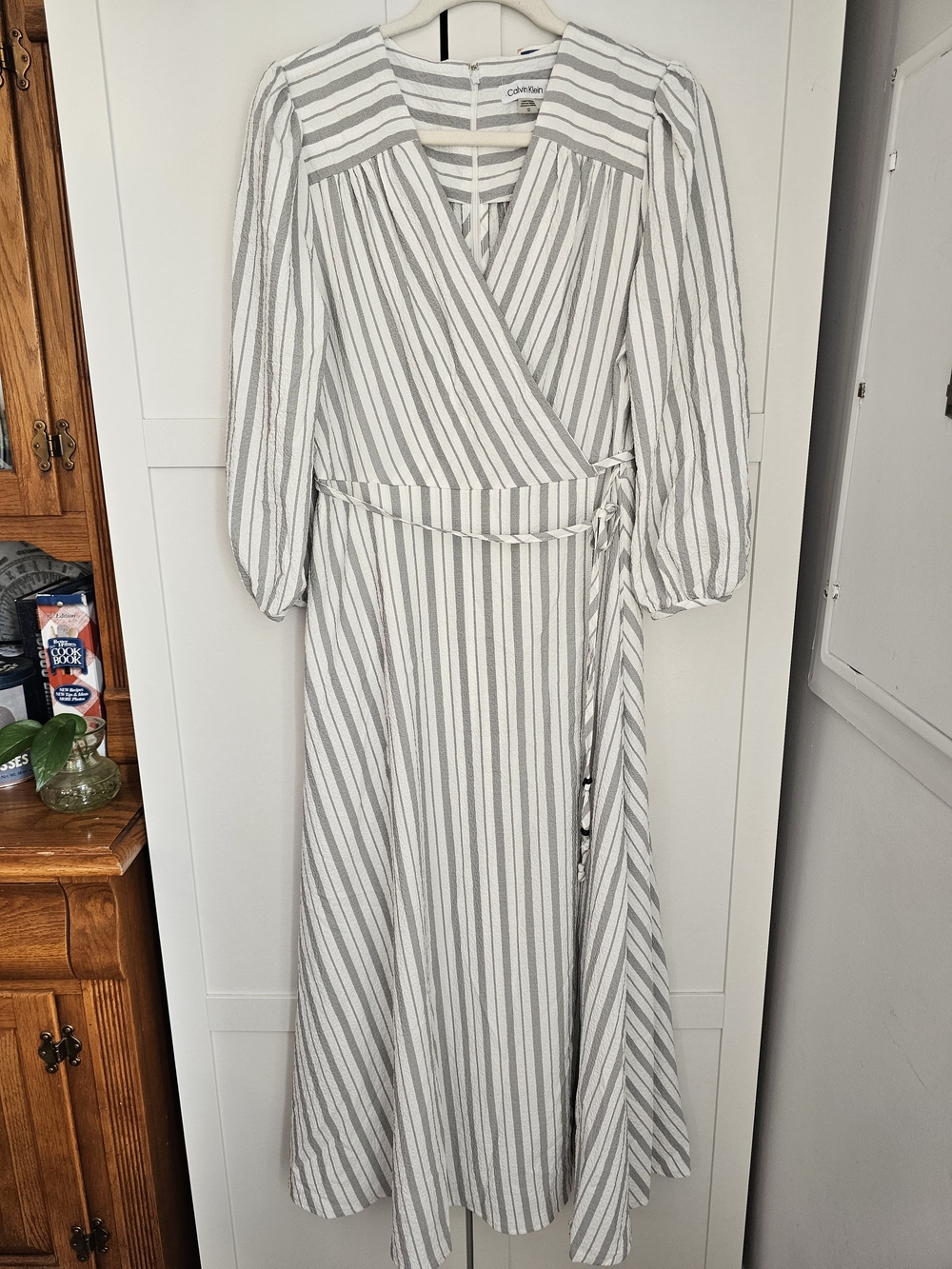 Calvin Klein Gray White Striped Faux Wrap Maxi Dress Puff Sleeve 12